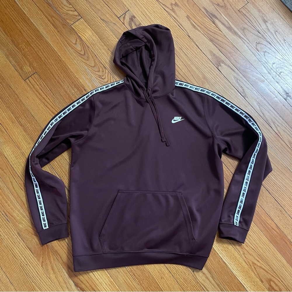 NIKE Men’s Sweatshirt